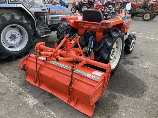 Tractor — Auction (lot 8459-2042)