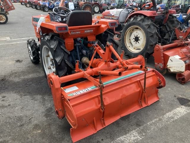 Tractor — Auction (lot 8459-2042)