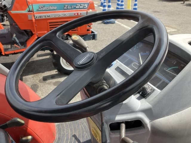 Tractor — Auction (lot 8459-2044)