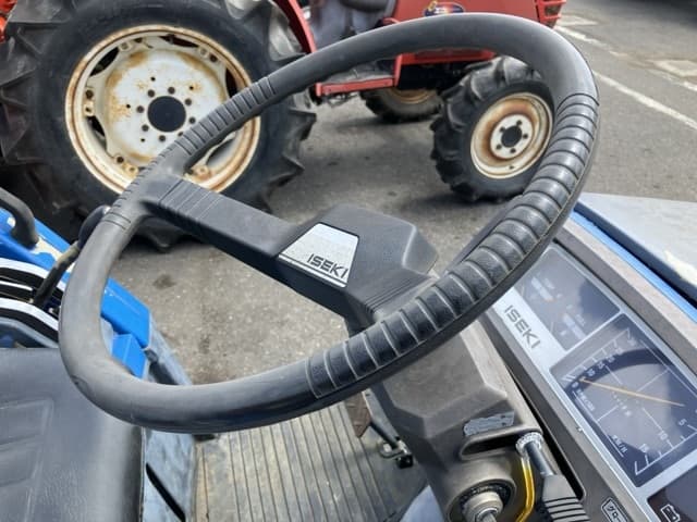 Tractor — Auction (lot 8459-2045)
