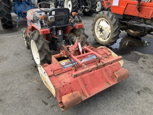 Tractor — Auction (lot 8459-2046)