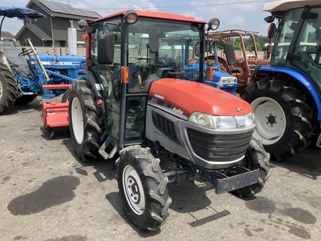 Tractor — Auction (lot 8459-2047)