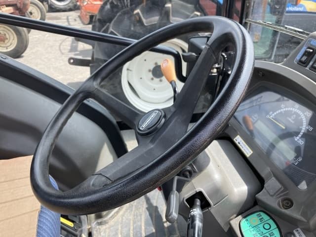 Tractor — Auction (lot 8459-2047)
