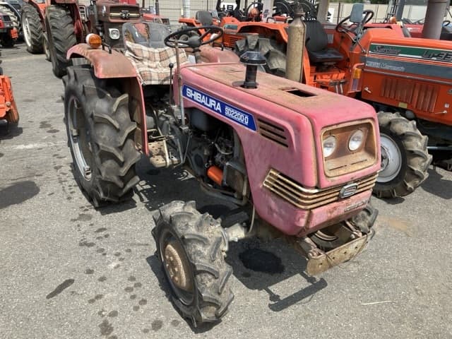 Tractor — Auction (lot 8459-2049)