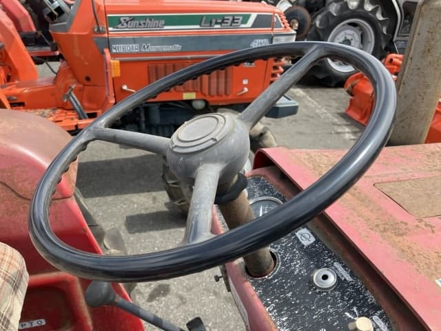 Tractor — Auction (lot 8459-2049)