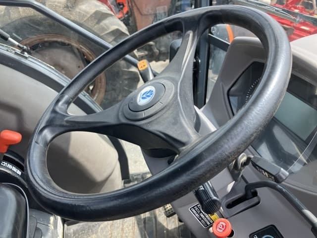 Tractor — Auction (lot 8459-2052)
