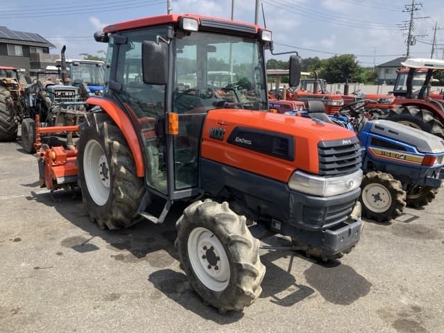 Tractor — Auction (lot 8459-2054)