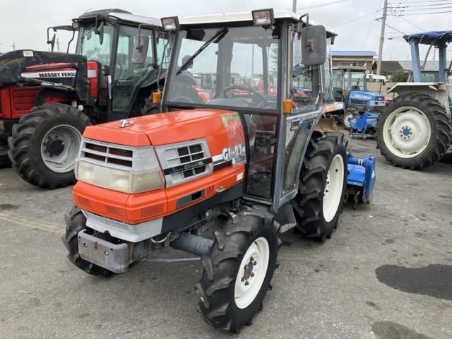 Tractor — Auction (lot 8459-2057)