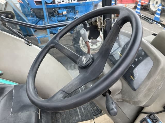 Tractor — Auction (lot 8459-2063)