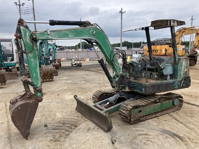 MINI EXCAVATOR — Auction (lot 8459-207)