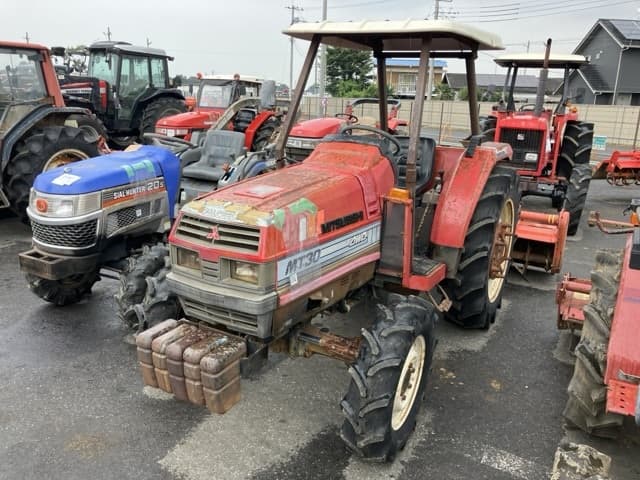 Tractor — Auction (lot 8459-2110)