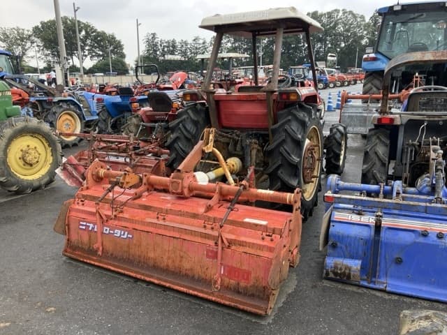 Tractor — Auction (lot 8459-2110)