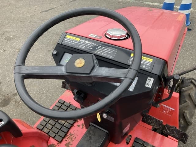 Tractor — Auction (lot 8459-2136)