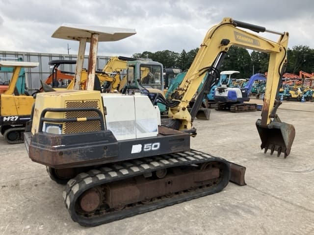 MINI EXCAVATOR — Auction (lot 8459-214)