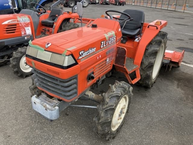Tractor — Auction (lot 8459-2143)