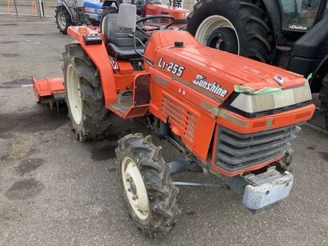 Tractor — Auction (lot 8459-2143)