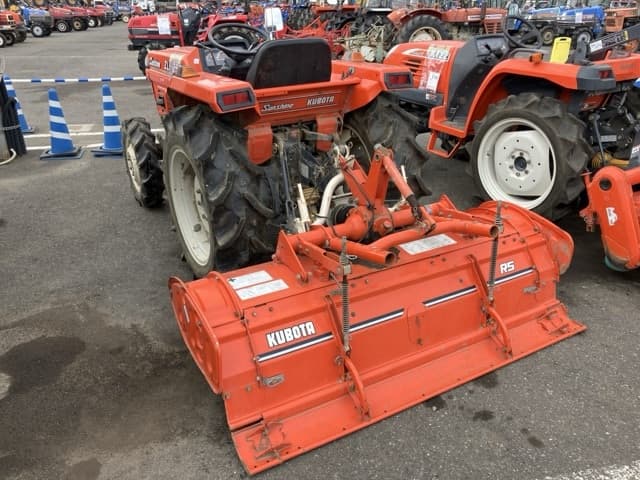 Tractor — Auction (lot 8459-2143)