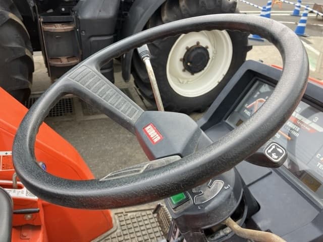Tractor — Auction (lot 8459-2143)