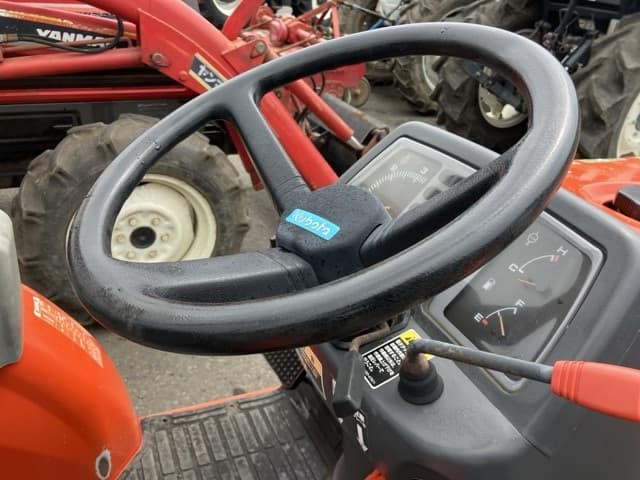 Tractor — Auction (lot 8459-2144)