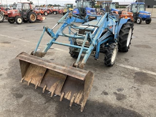 Tractor — Auction (lot 8459-2147)
