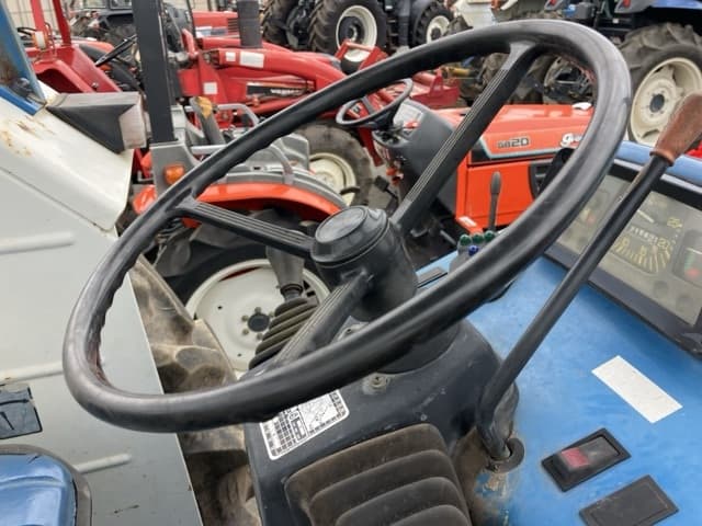 Tractor — Auction (lot 8459-2157)