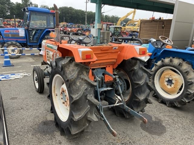 Tractor — Auction (lot 8459-2163)