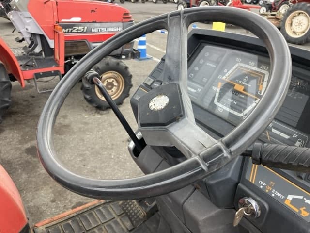 Tractor — Auction (lot 8459-2175)