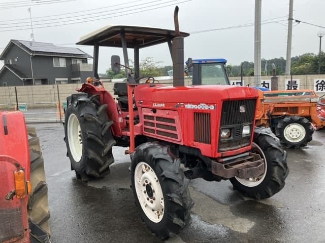 Tractor — Auction (lot 8459-2176)