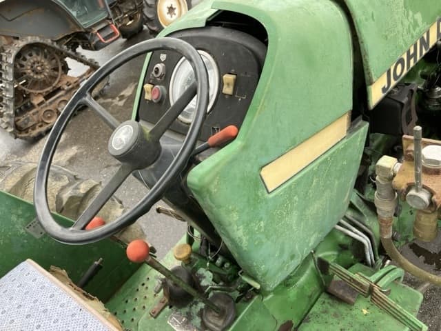 Tractor — Auction (lot 8459-2177)