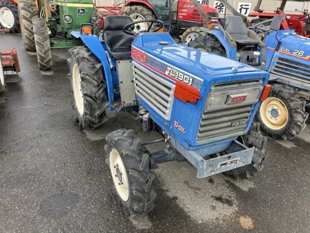 Tractor — Auction (lot 8459-2182)