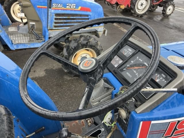 Tractor — Auction (lot 8459-2182)