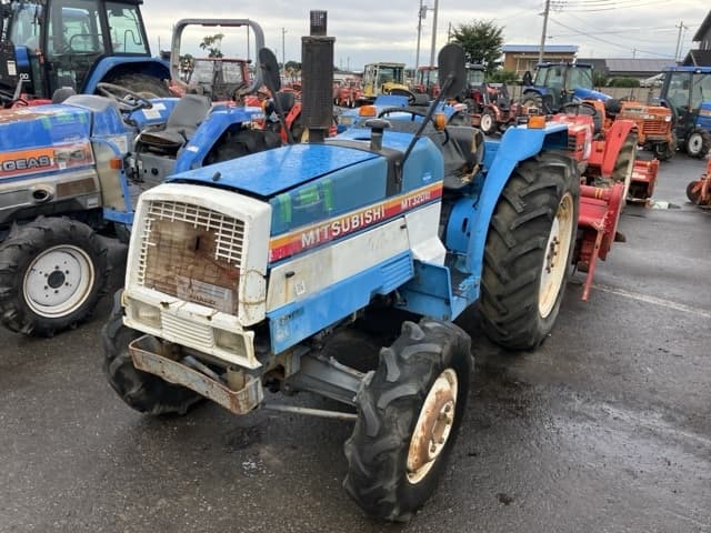 Tractor — Auction (lot 8459-2183)