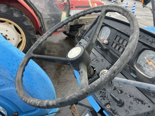 Tractor — Auction (lot 8459-2183)