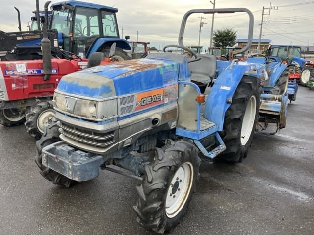 Tractor — Auction (lot 8459-2185)