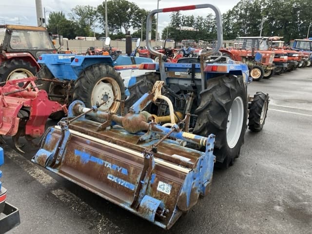 Tractor — Auction (lot 8459-2185)