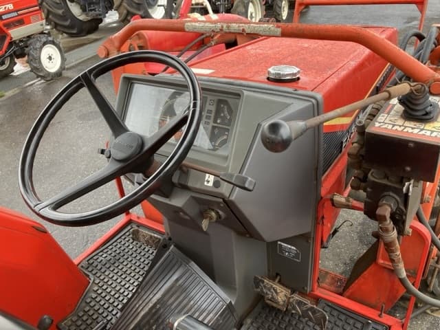 Tractor — Auction (lot 8459-2190)
