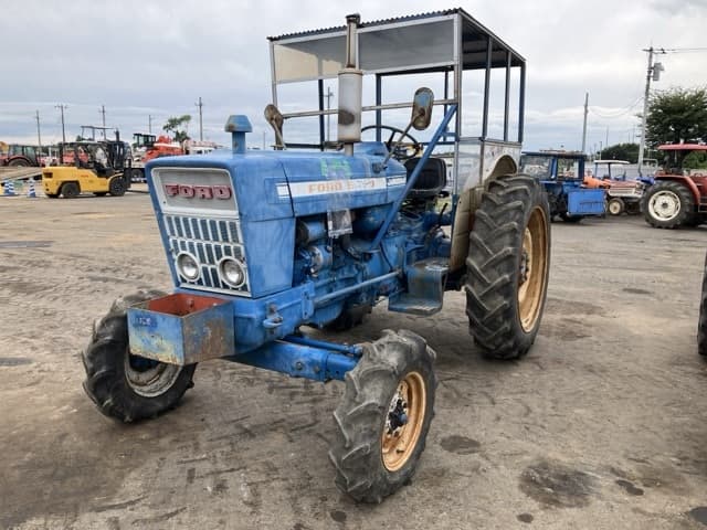 Tractor — Auction (lot 8459-2197)
