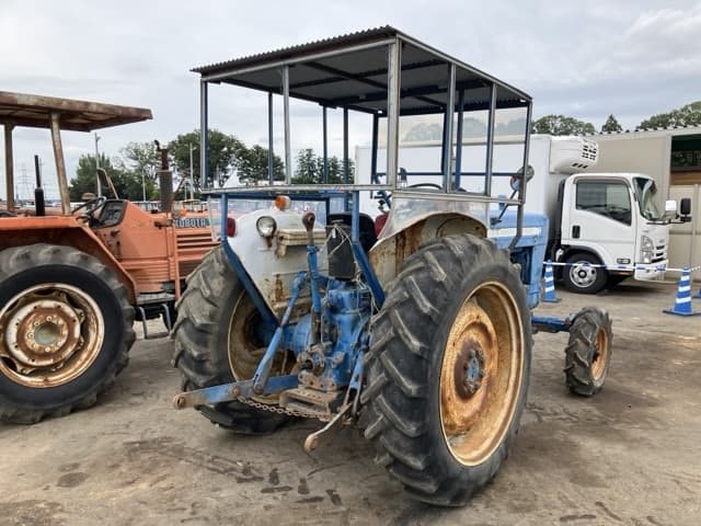 Tractor — Auction (lot 8459-2197)