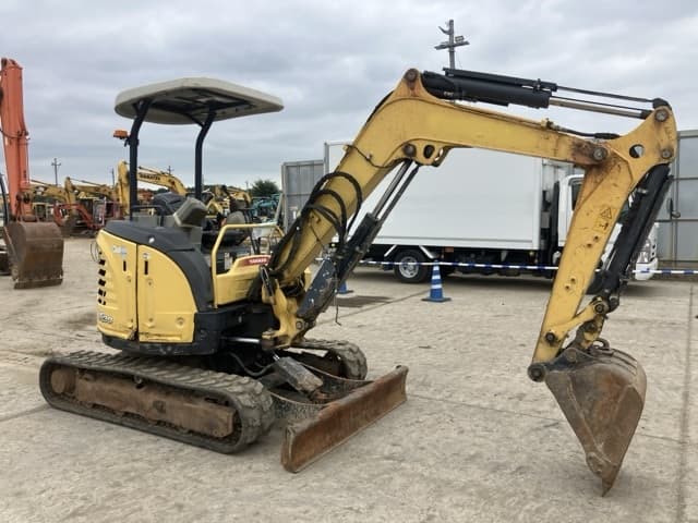 MINI EXCAVATOR — Auction (lot 8459-22)