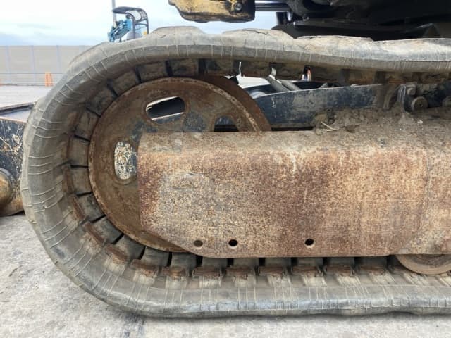 MINI EXCAVATOR — Auction (lot 8459-22)