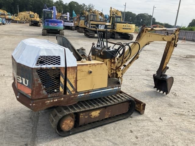 MINI EXCAVATOR — Auction (lot 8459-220)