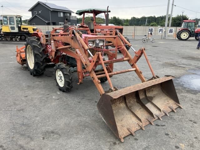 Tractor — Auction (lot 8459-2201)