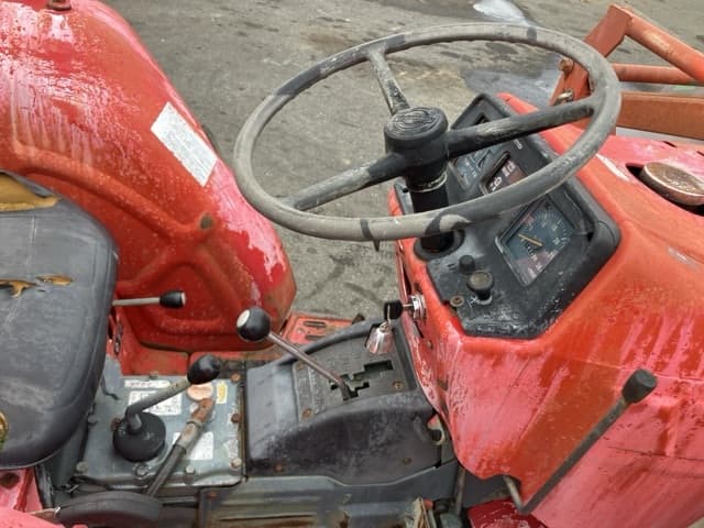 Tractor — Auction (lot 8459-2201)