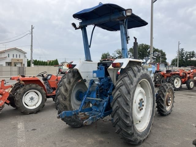 Tractor — Auction (lot 8459-2208)
