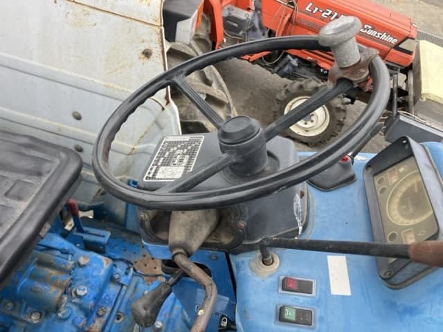 Tractor — Auction (lot 8459-2208)