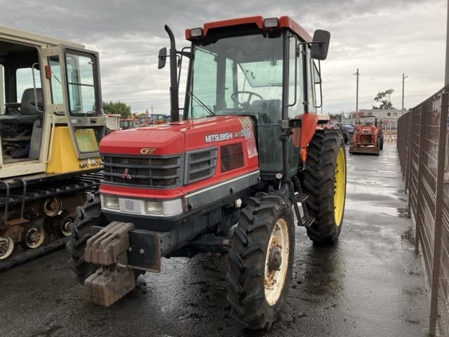 Tractor — Auction (lot 8459-2215)