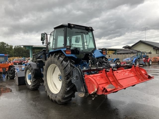 Tractor — Auction (lot 8459-2216)