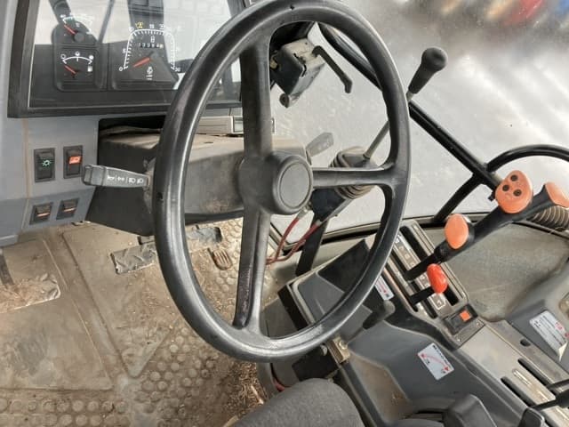 Tractor — Auction (lot 8459-2216)