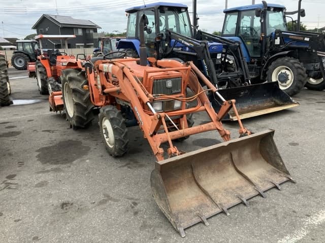 Tractor — Auction (lot 8459-2220)
