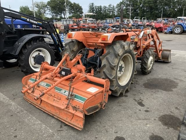 Tractor — Auction (lot 8459-2220)